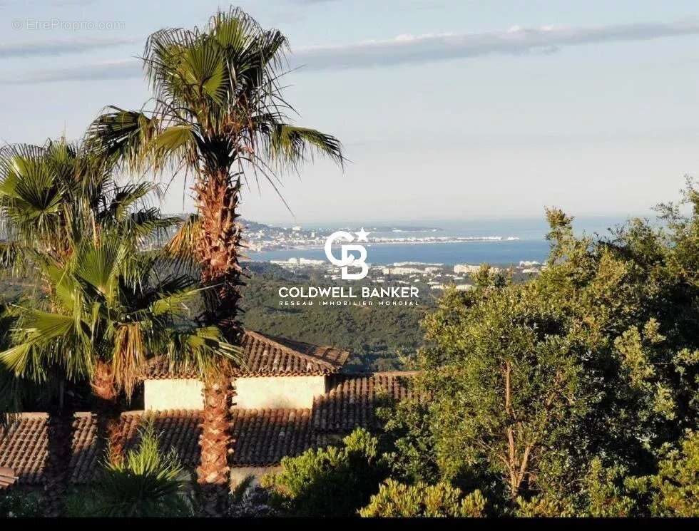 Maison à LES ADRETS-DE-L&#039;ESTEREL