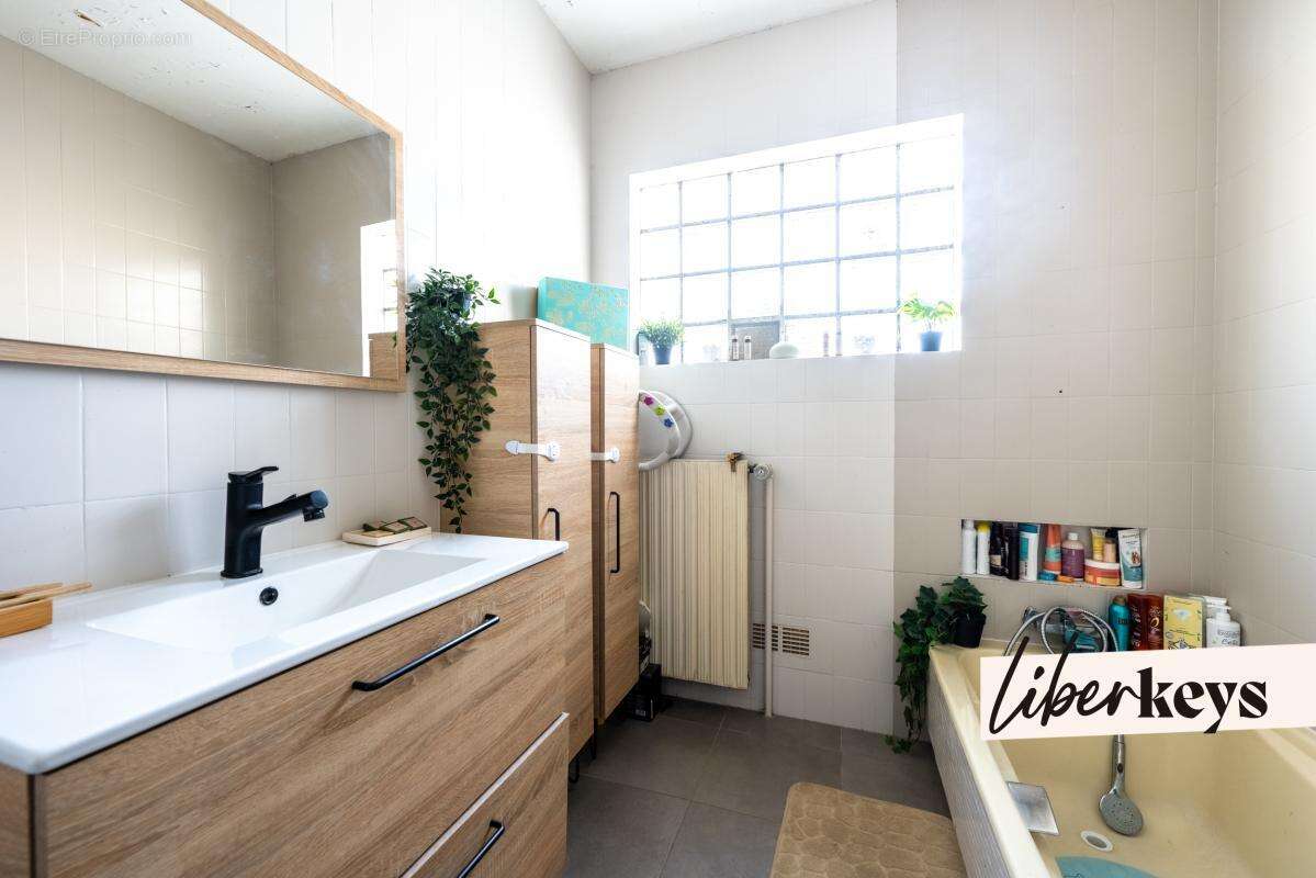 Appartement à VILLENEUVE-LE-ROI