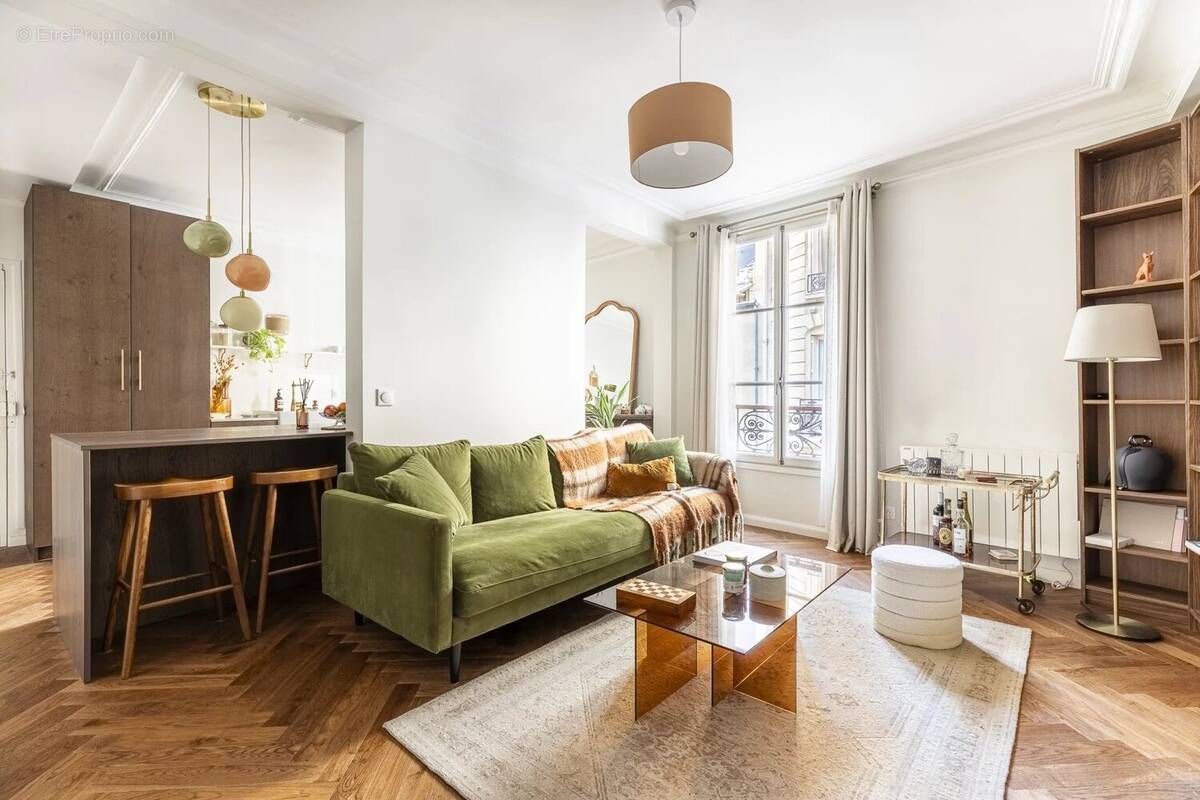 Appartement à PARIS-16E