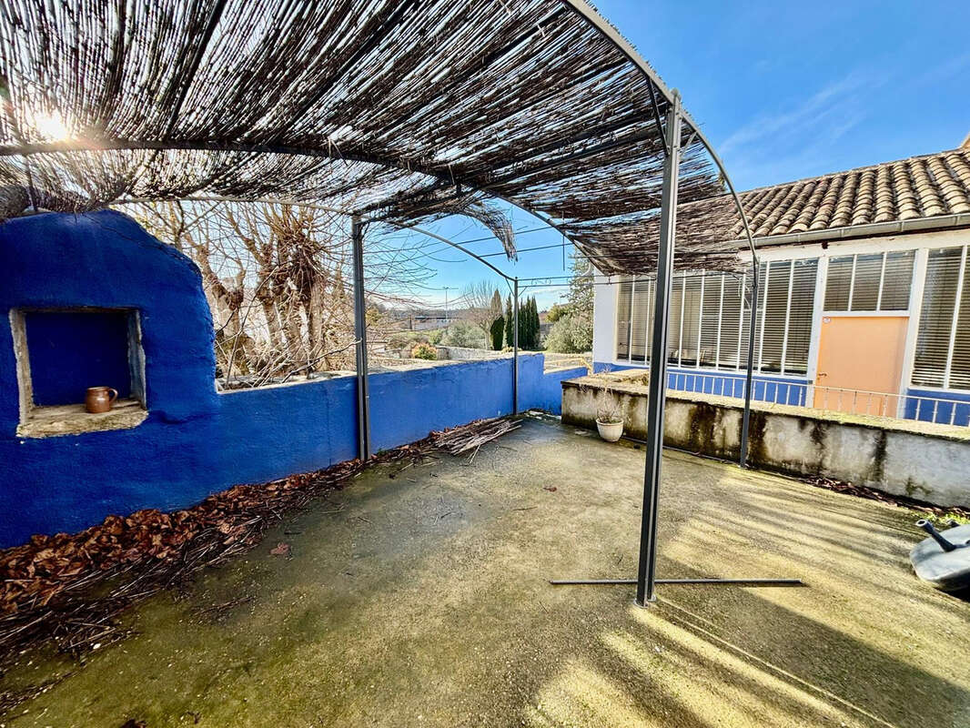 Commerce à TAULIGNAN