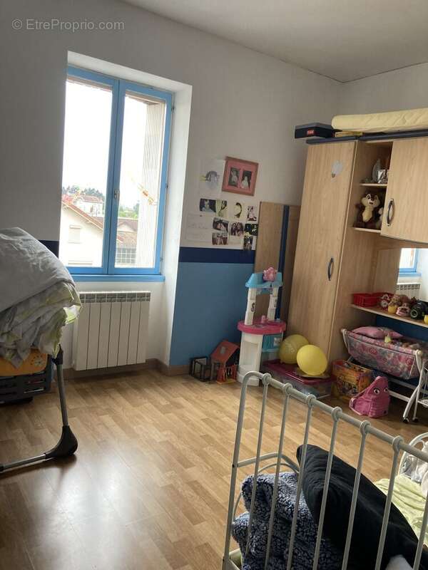Appartement à MONTROND-LES-BAINS
