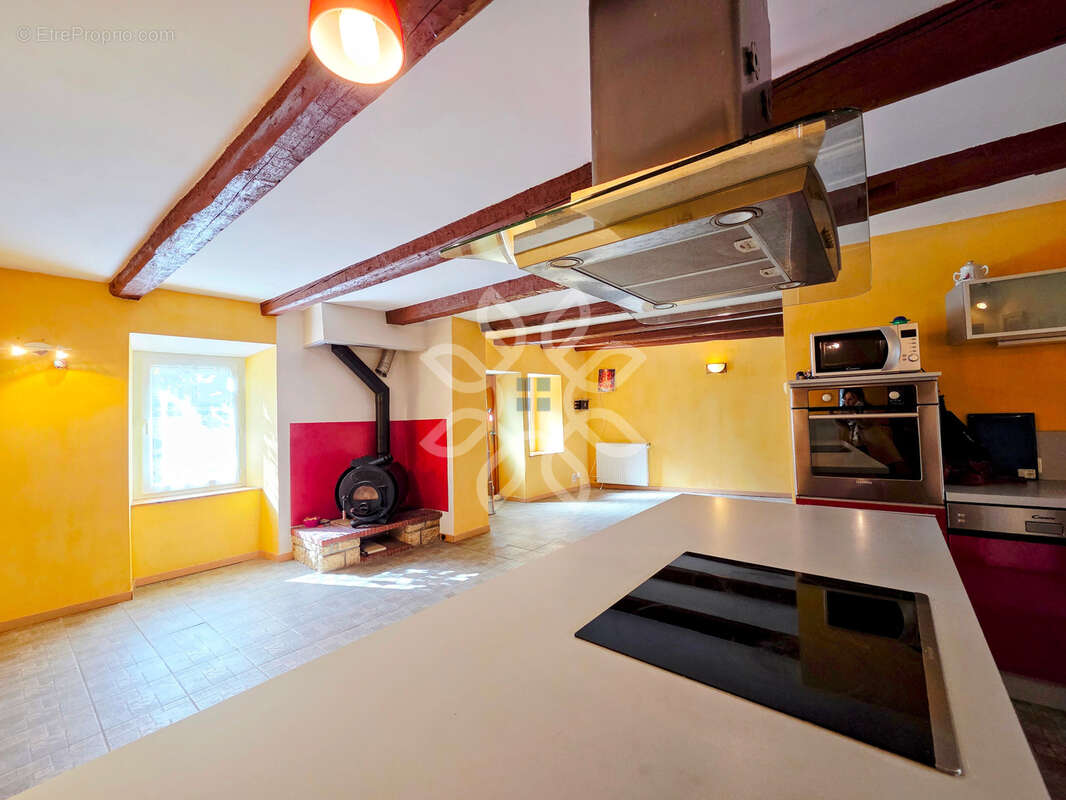 Maison à LA CHOMETTE