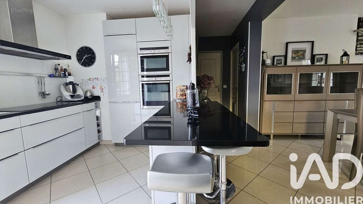 Maison 150 m² à Morainvilliers  - photo 7