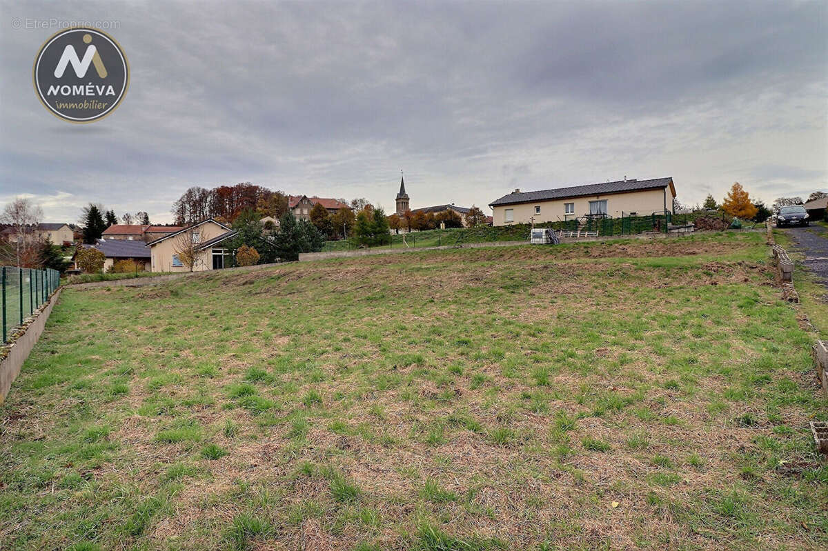 Terrain à SAINT-ANDRE-EN-VIVARAIS