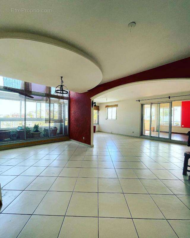 Appartement à SAINT-DENIS