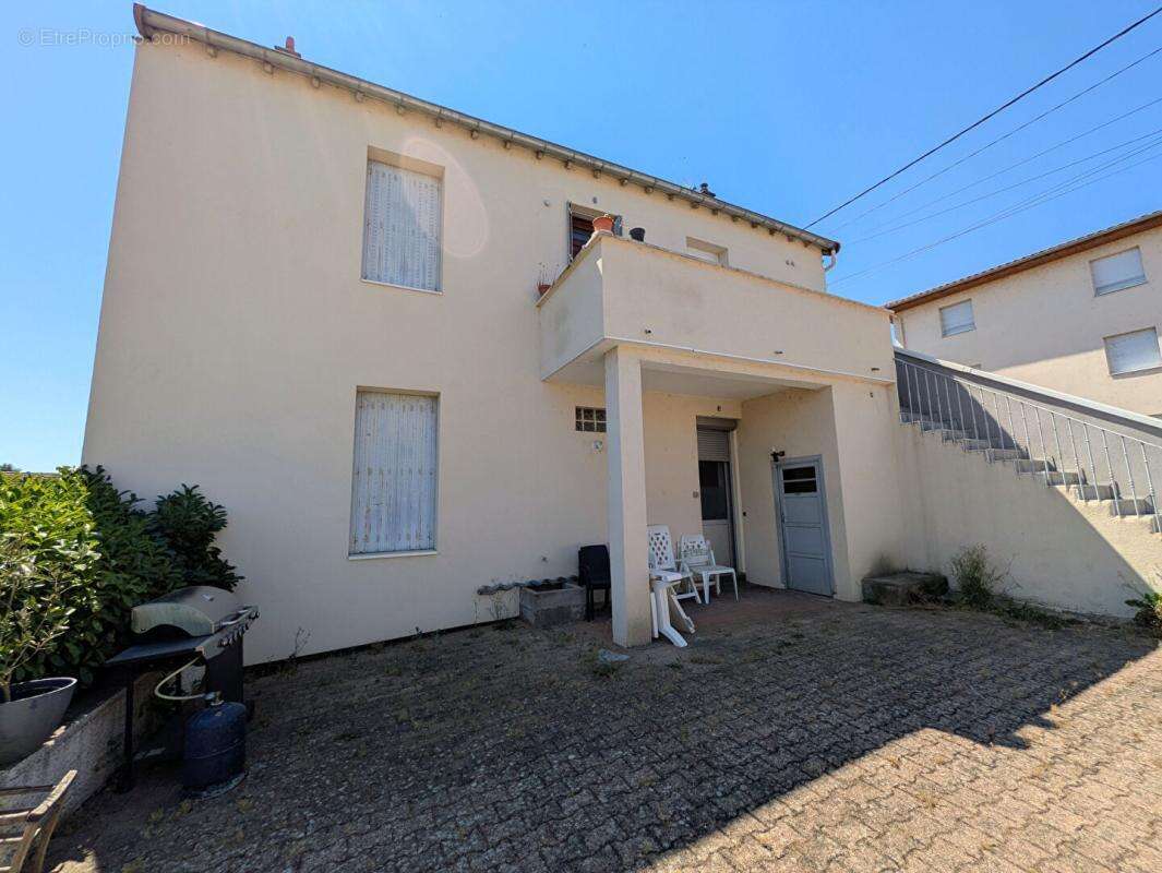 Appartement à LE COTEAU
