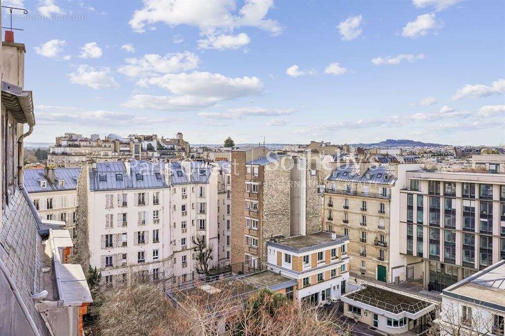 Appartement à NEUILLY-SUR-SEINE