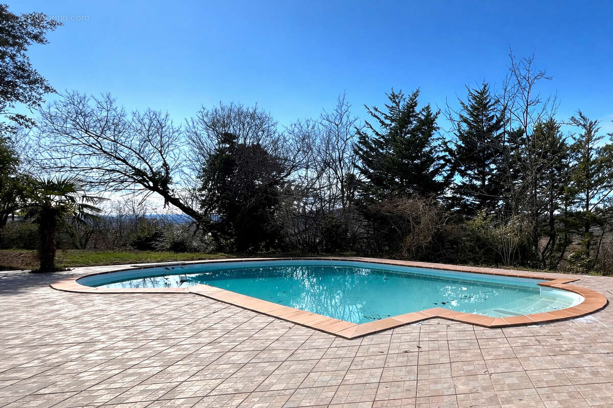 Maison à GENISSIEUX