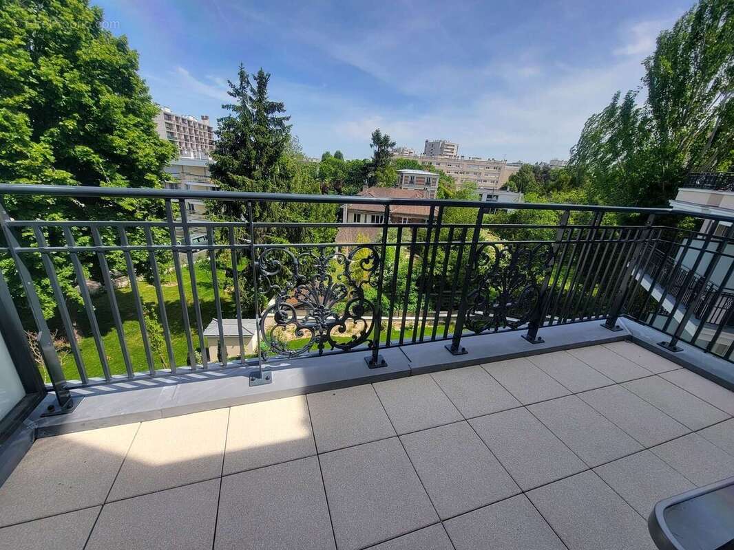 Appartement à LE PLESSIS-ROBINSON