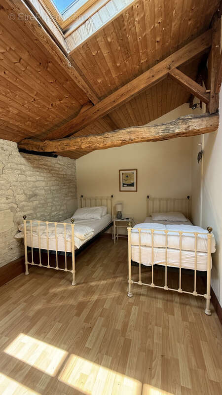 Maison à MORTAGNE-SUR-GIRONDE