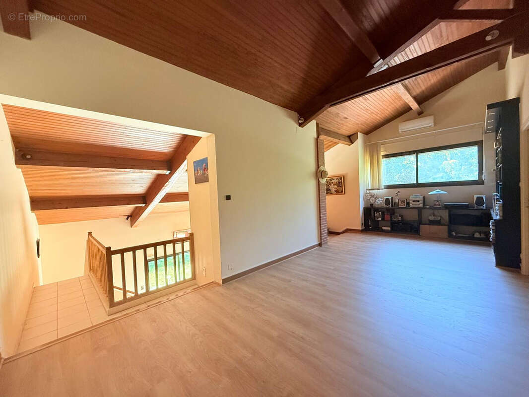 Maison à LABARTHE-SUR-LEZE