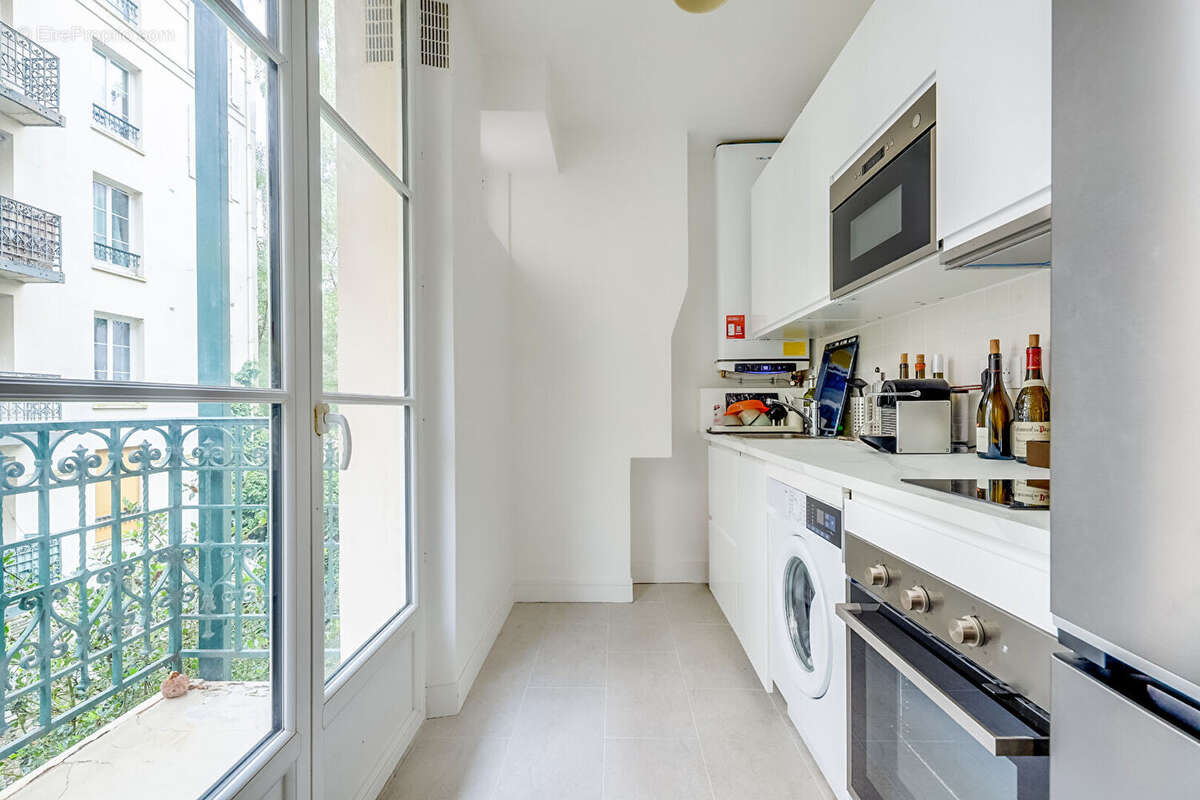 Appartement à PARIS-14E