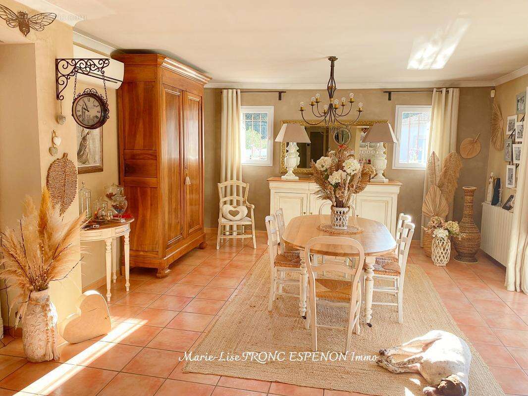 Maison à PERNES-LES-FONTAINES