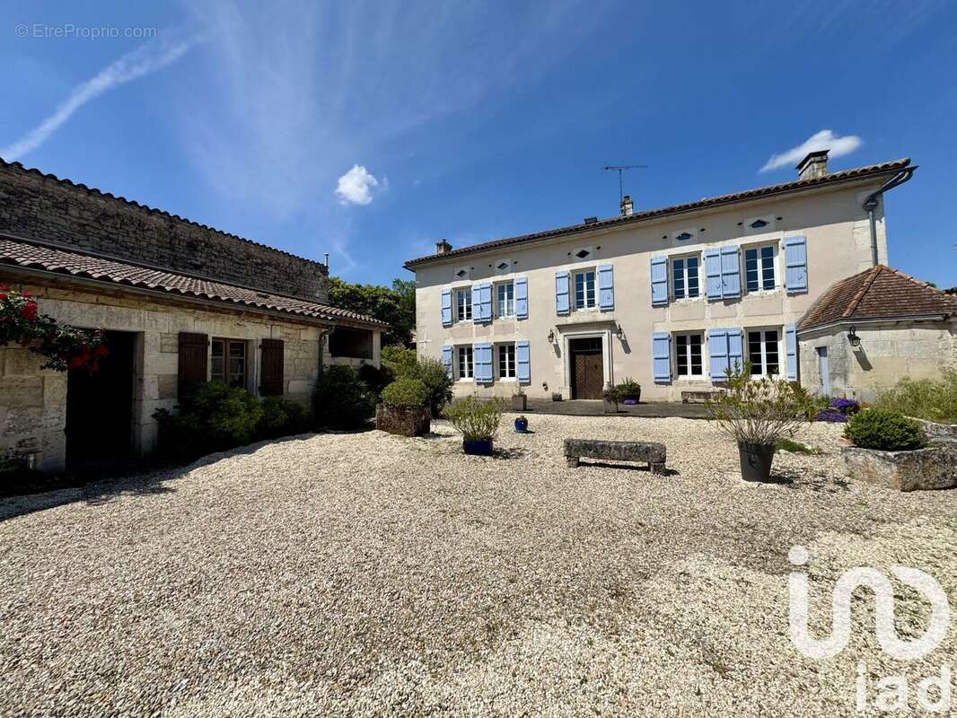 Maison 240 m² à Bignac  - photo 8