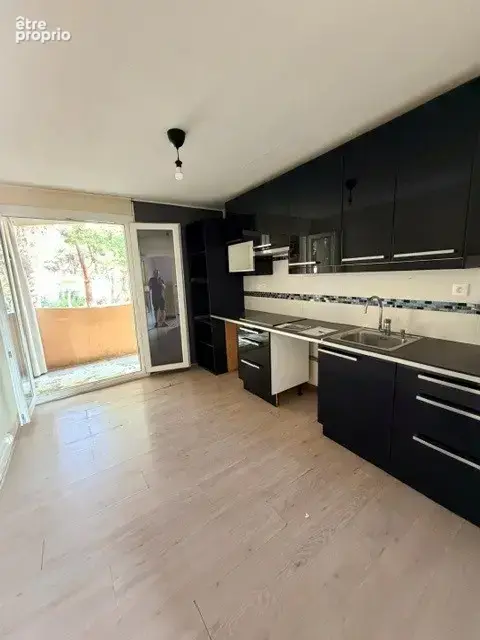 Montpellier Sud, avenue de Maurin, T4 de 83,08 m2 avec balcon, cellier et parking extérieur - photo 7