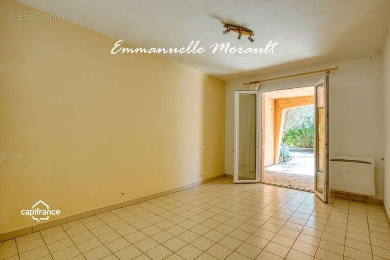 Maison à BAGNOLS-EN-FORET