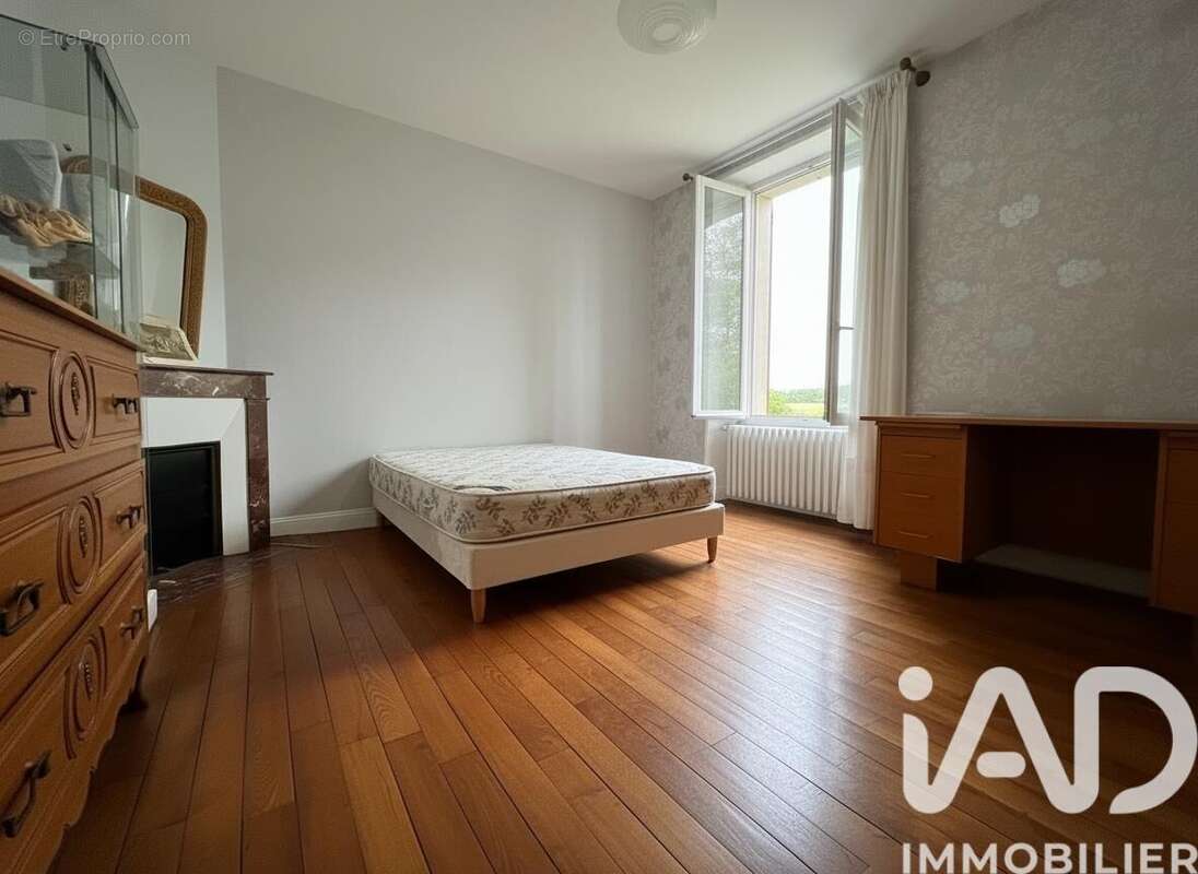 Maison 187 m² à Maillet  - photo 9