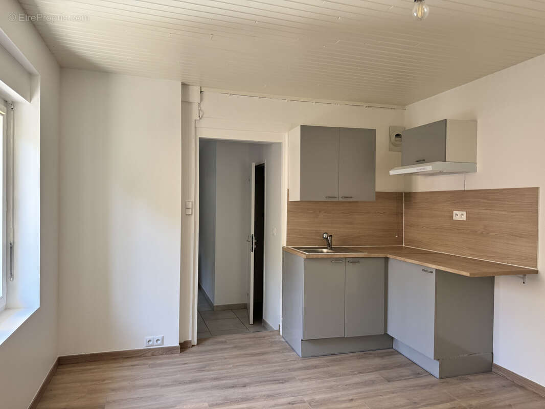 Valence chateauvert - studio + appartement 2 pieces - photo 3