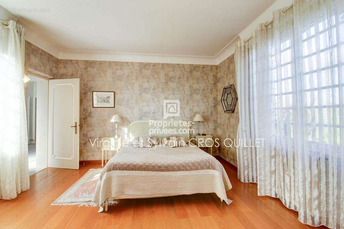 Belle villa Bourg Saint Bernard 7 chambres 215 m2 - photo 9
