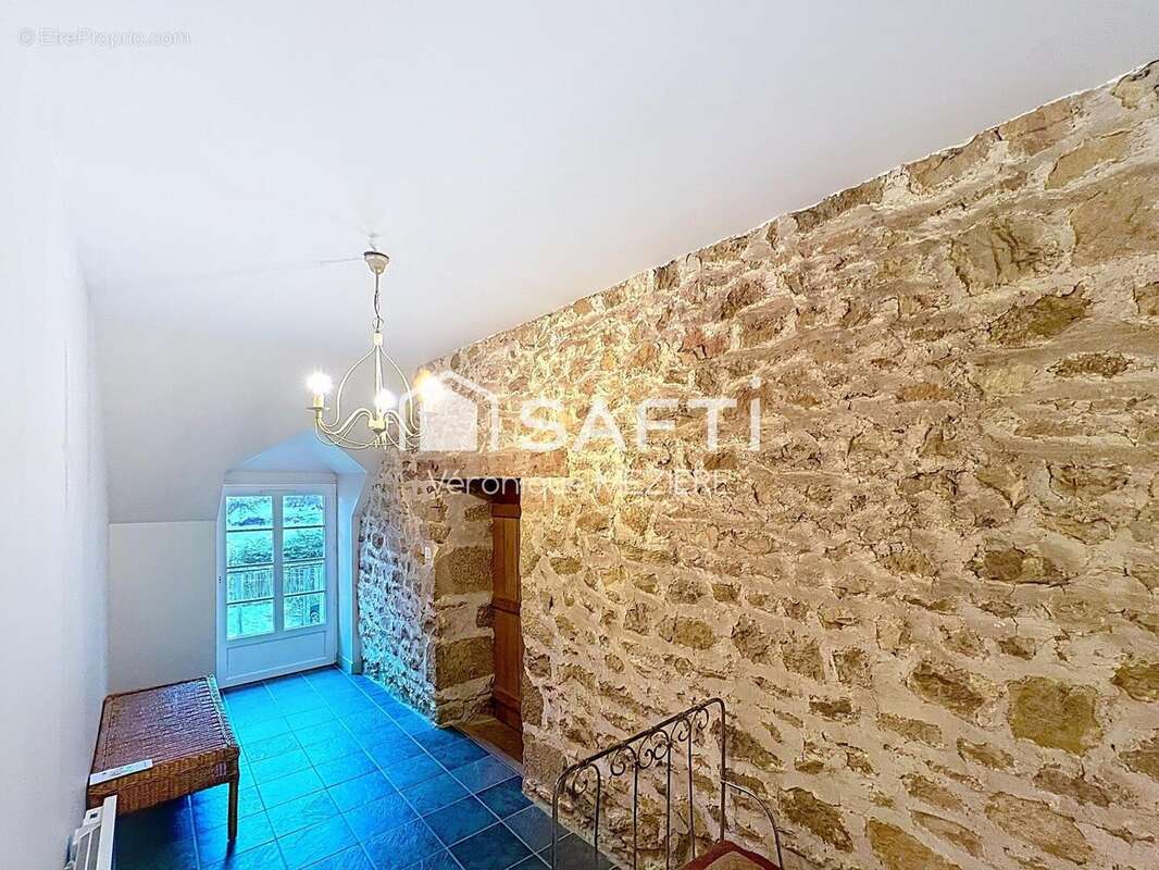 Maison 157 m² à Gesvres  - photo 2
