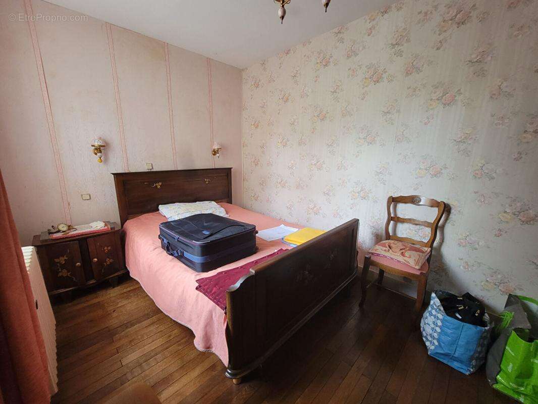 Maison à BETZ-LE-CHATEAU