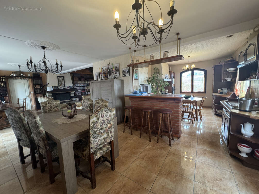 Maison à LAPEYROUSE-FOSSAT