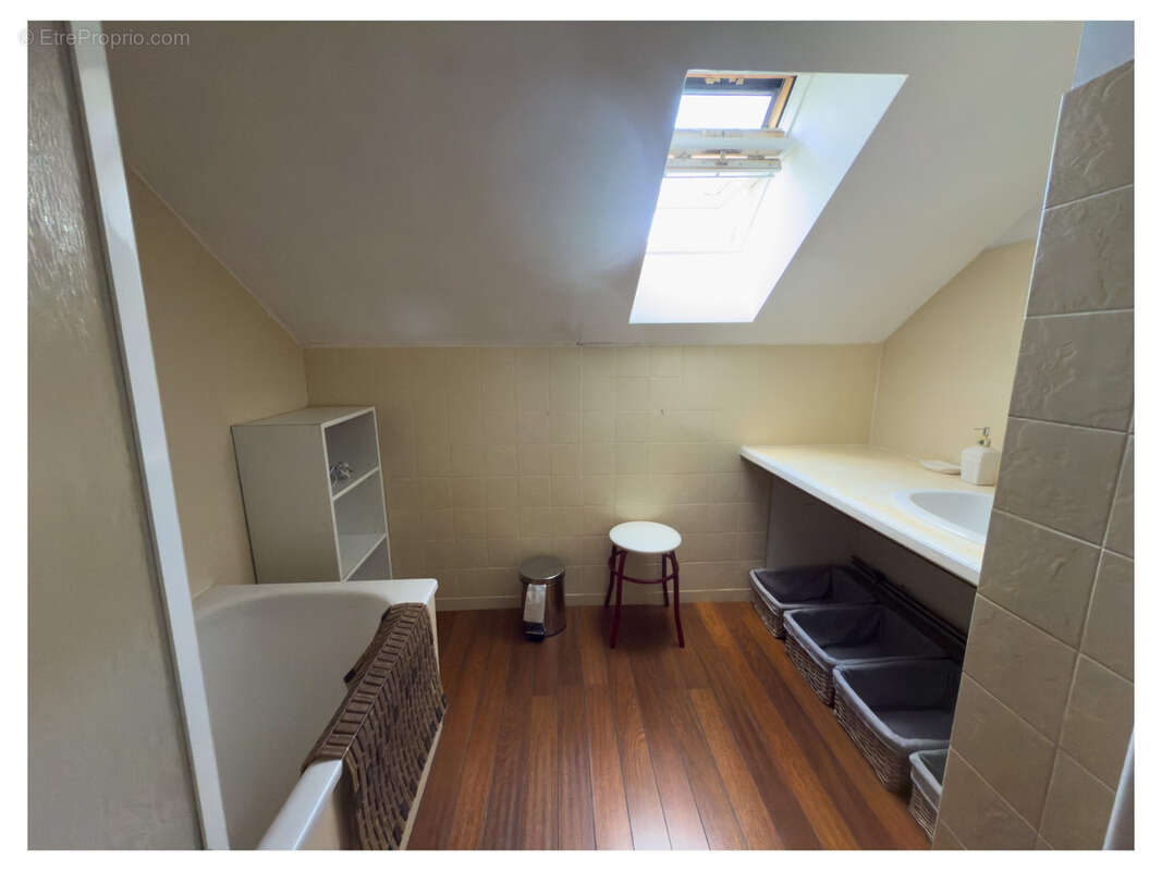 Maison à SAINT-AMAND-DE-COLY