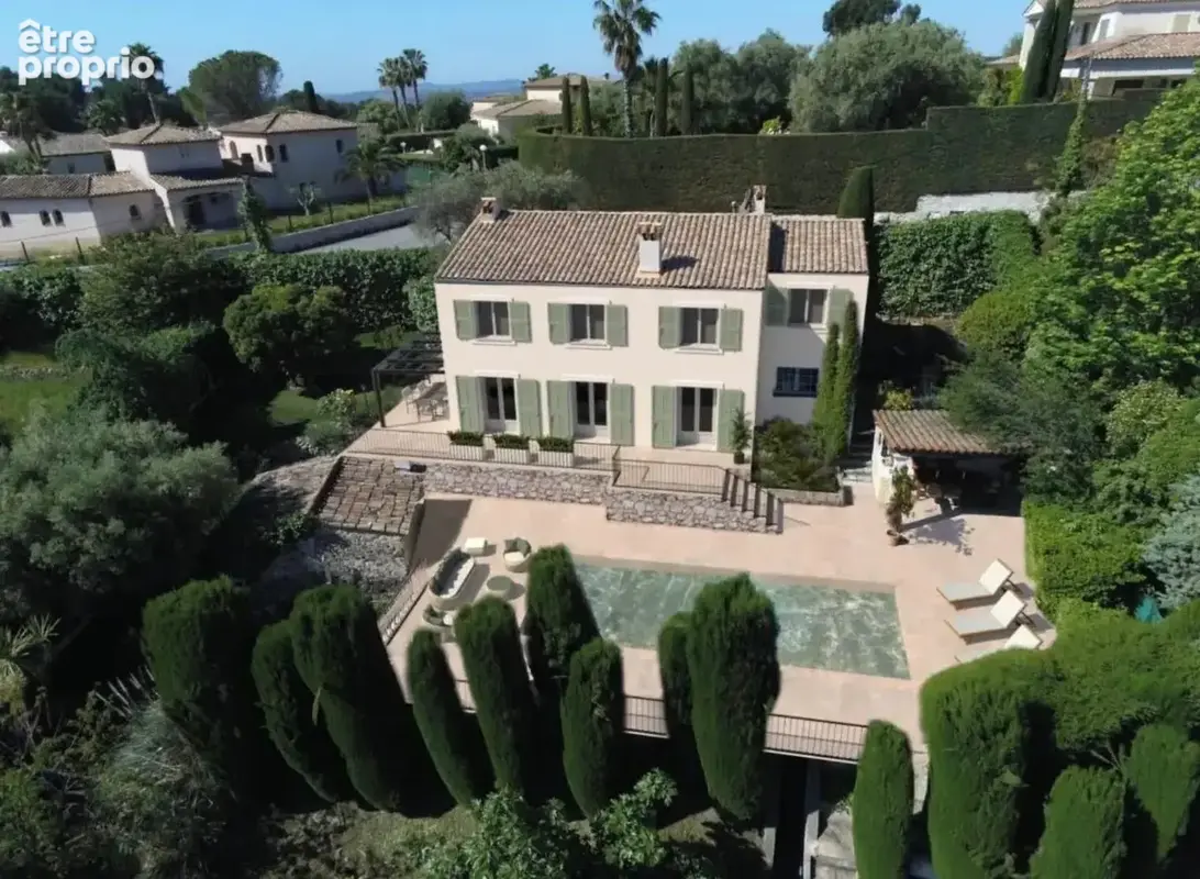 Villa d'Exception à Vence : Vue Spectaculaire, Calme Absolu et Proximité Idéale - photo 10