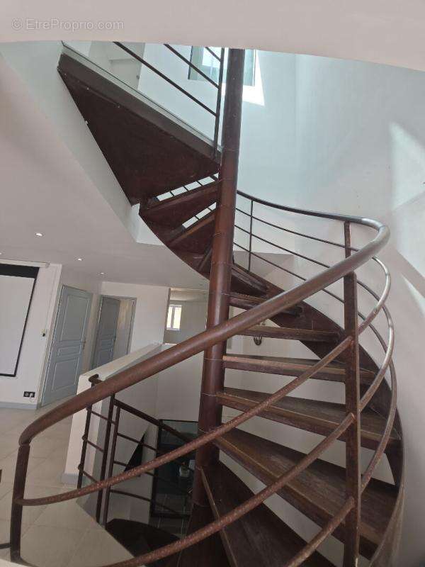Incroyable maison de 200 m² avec piscine interieure - photo 14