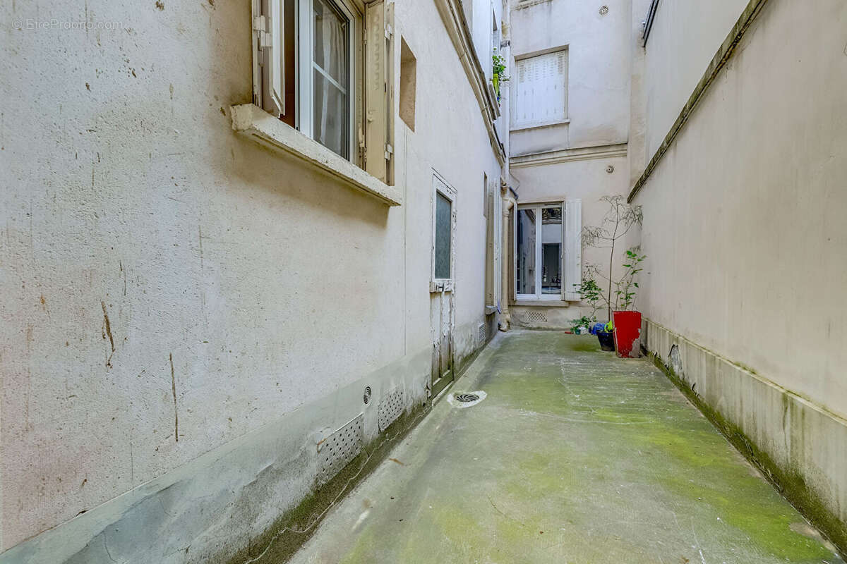 Appartement à PARIS-17E