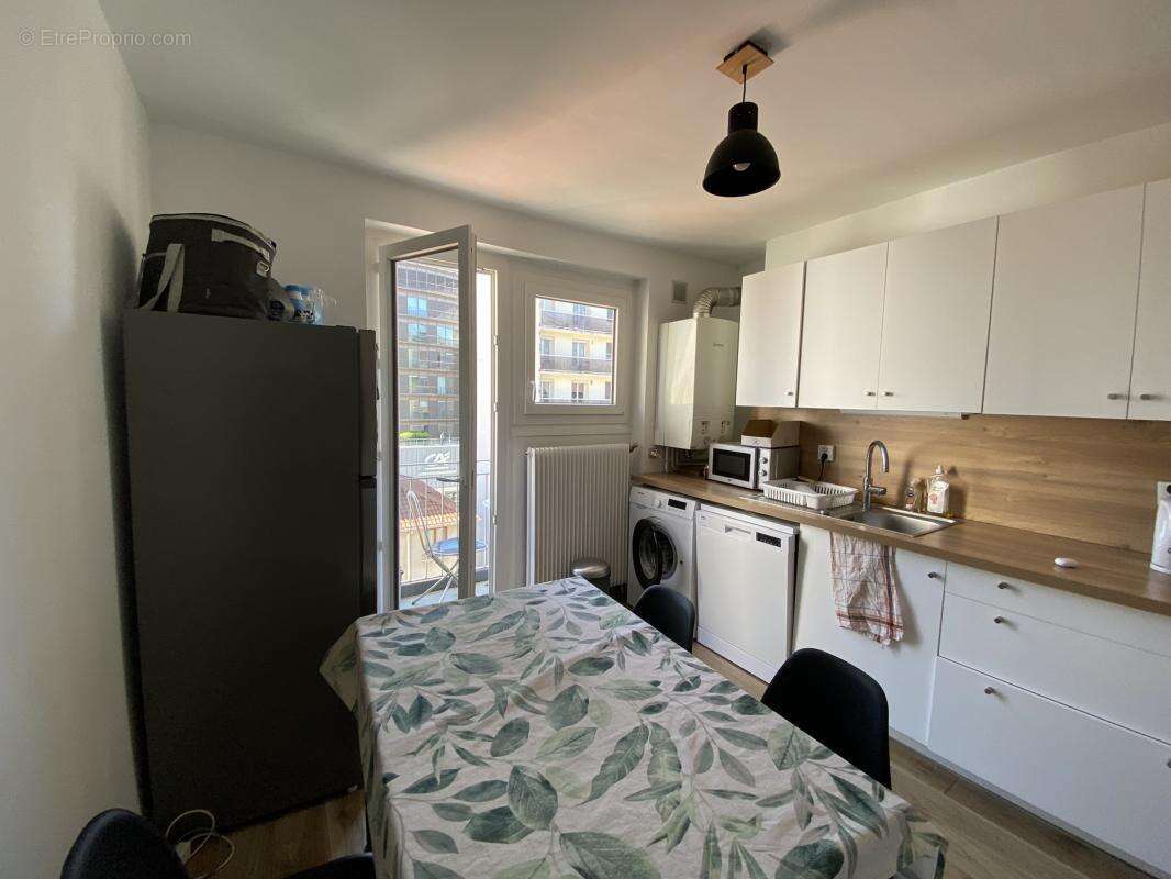 Appartement à SAINT-ETIENNE