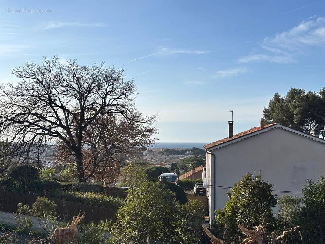 Appartement à SIX-FOURS-LES-PLAGES