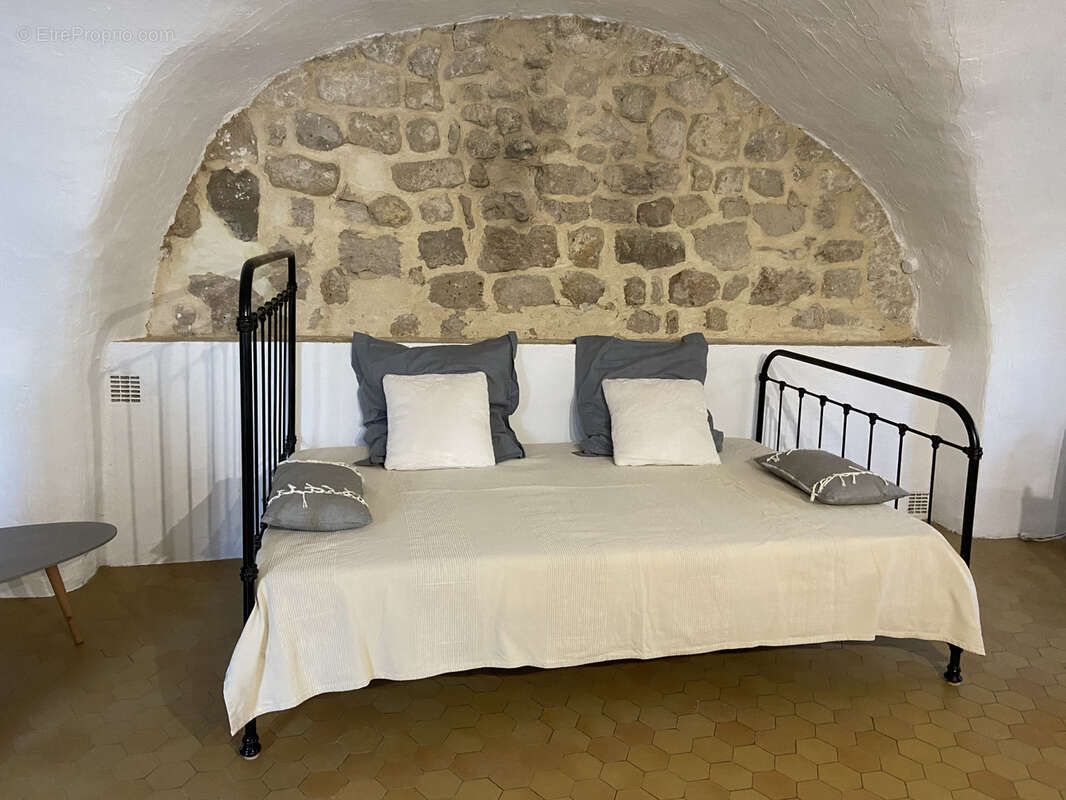 Appartement à LA GARDE-ADHEMAR