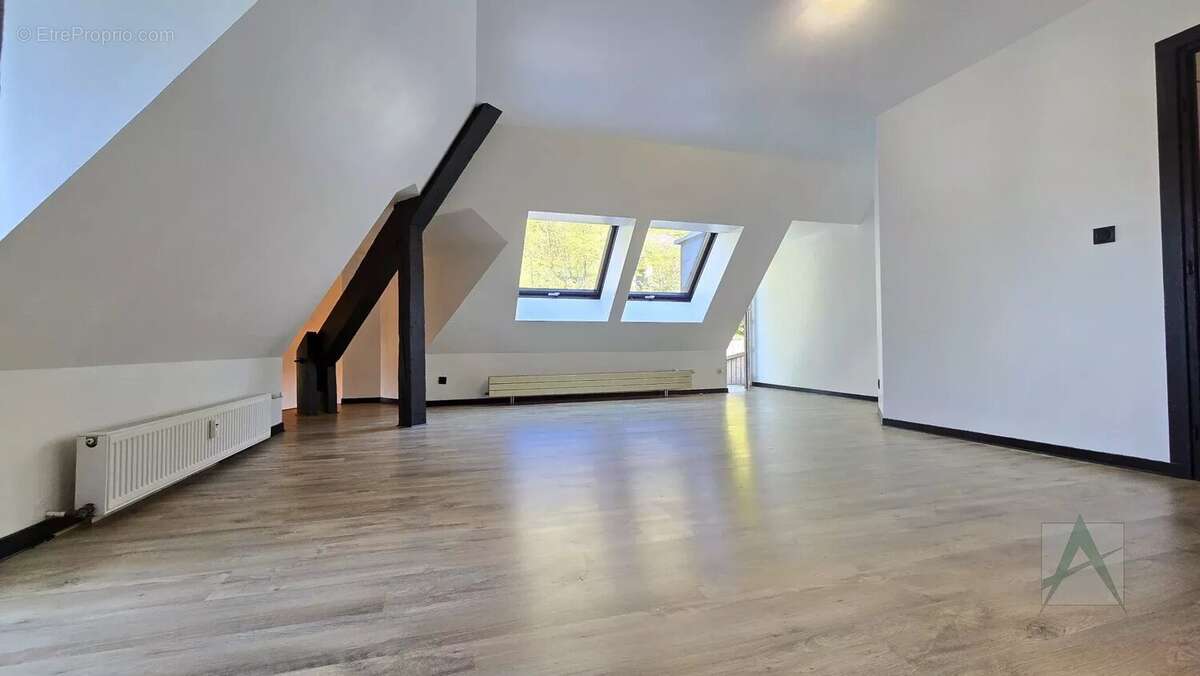 Appartement à CHALLES-LES-EAUX