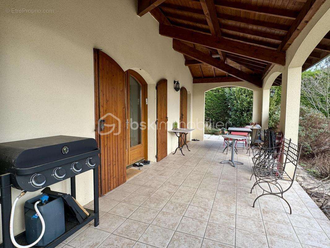 Maison à SALAISE-SUR-SANNE