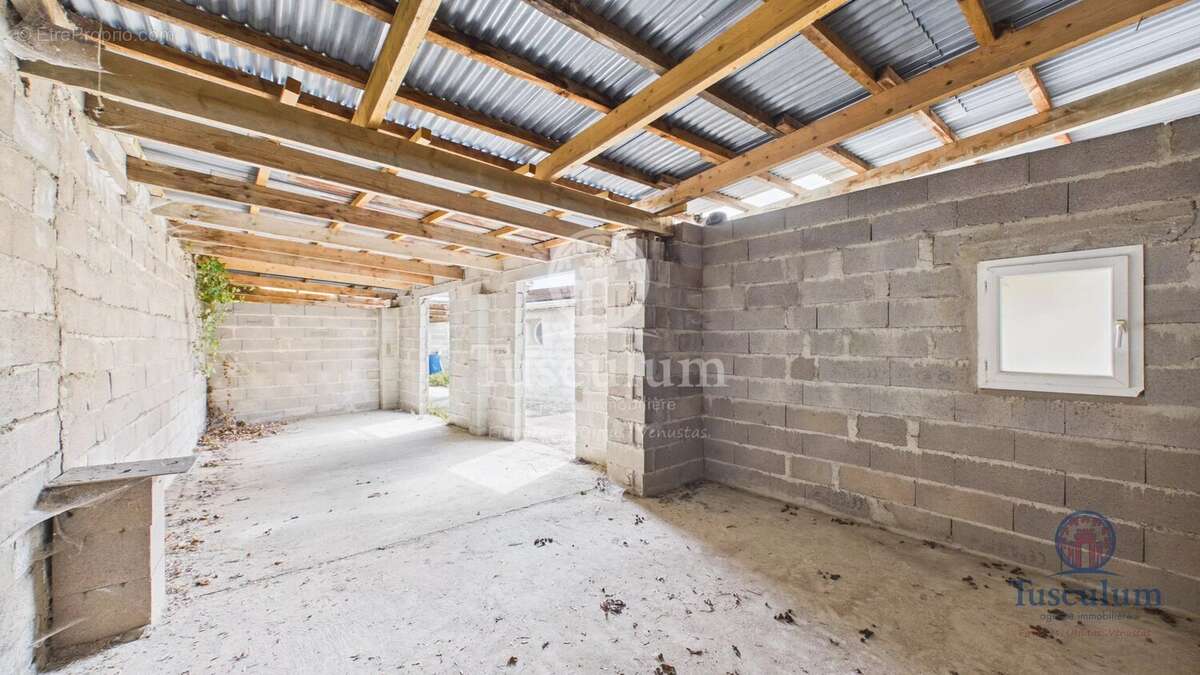 Maison divisée en deux appartements - photo 11