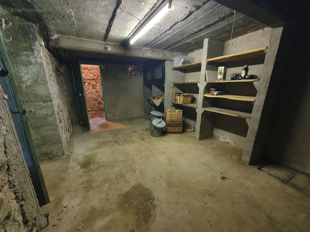 Maison à CURIERES