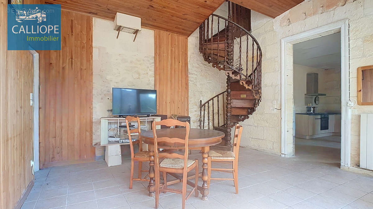 Charmant petit chateau a renover - photo 4