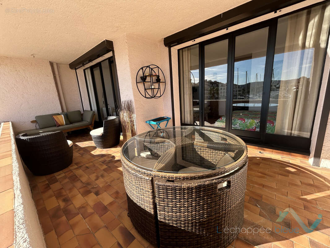 Appartement à COGOLIN