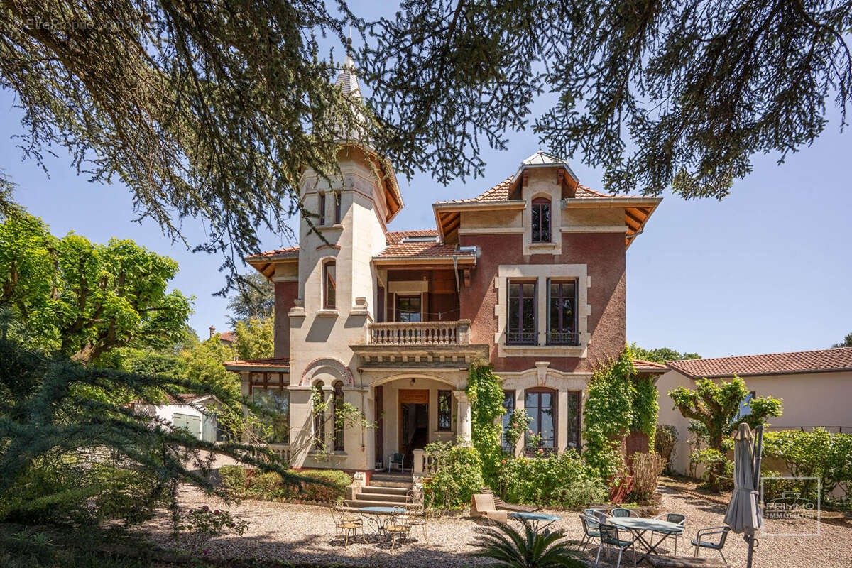 Maison à CALUIRE-ET-CUIRE