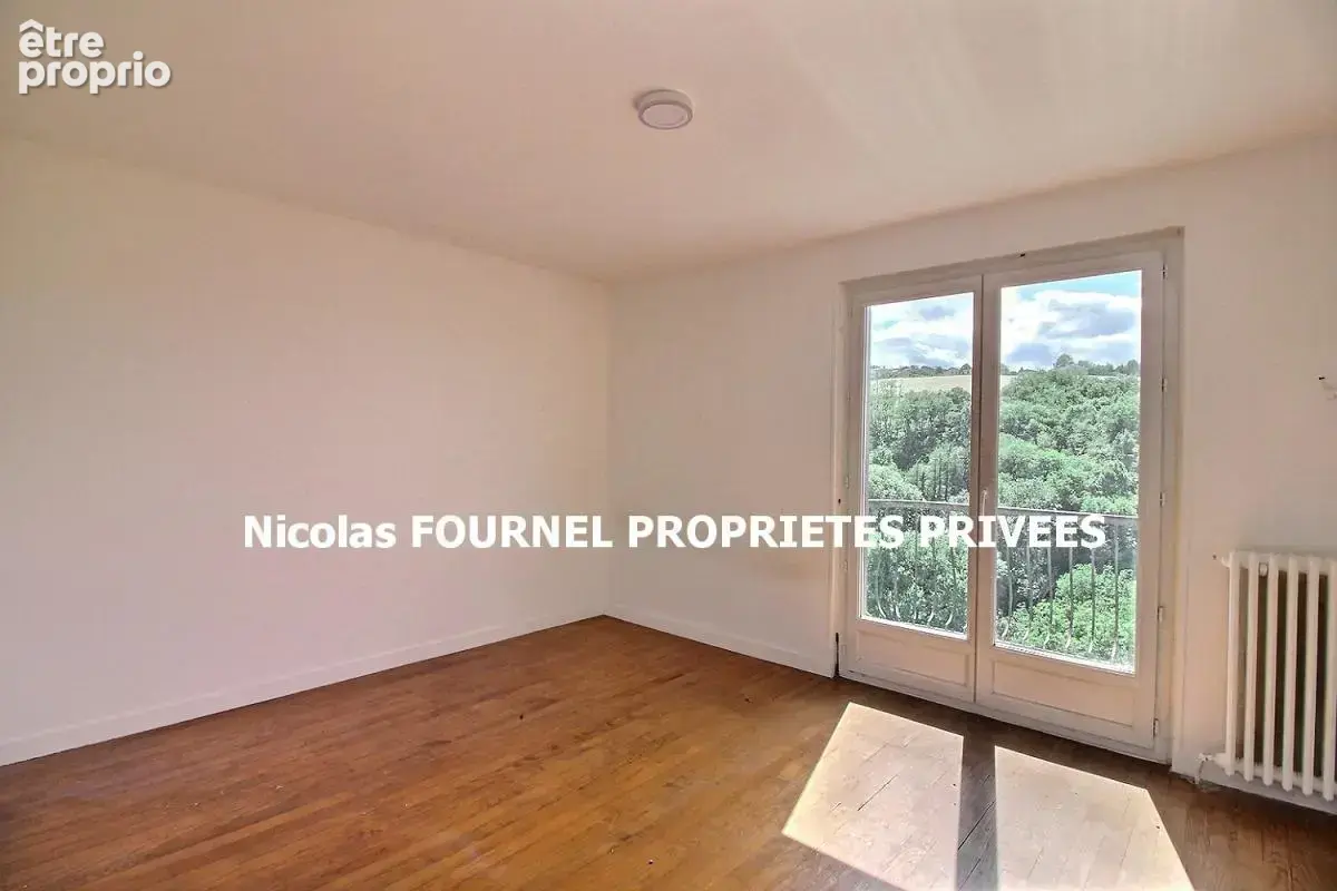 Maison Le Chambon Feugerolles 11 pièce(s) 231.86 m2 - photo 8