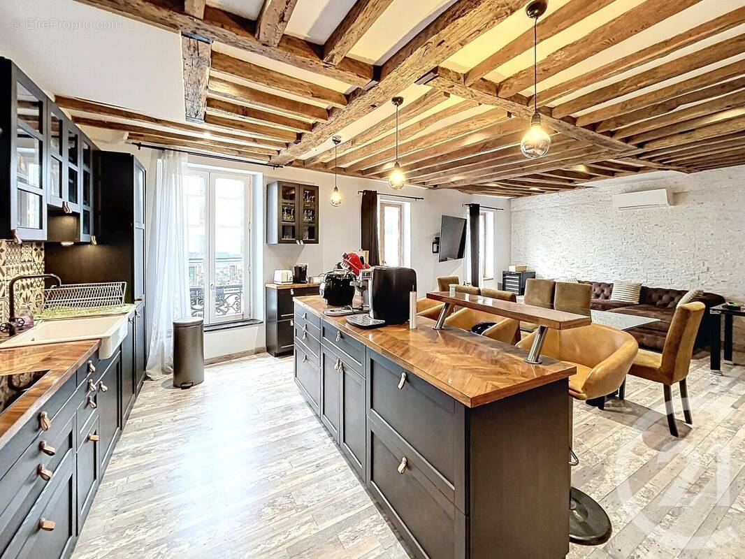 Appartement à PARIS-14E