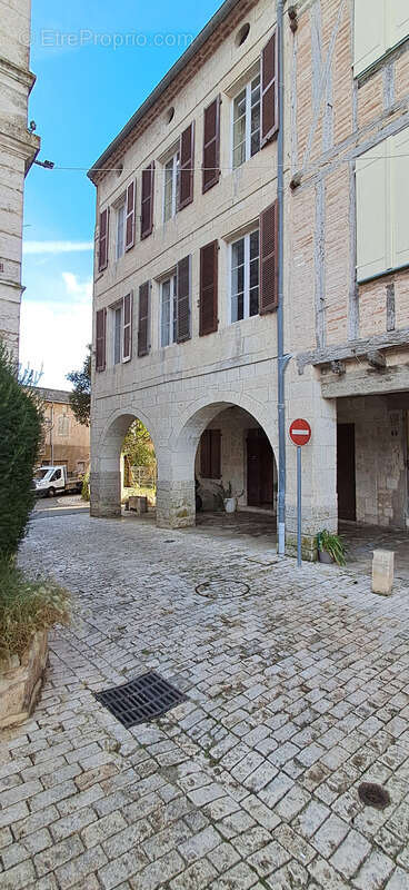 Maison à vendre 10 pièces MONTPEZAT DE QUERCY (82) - photo 3