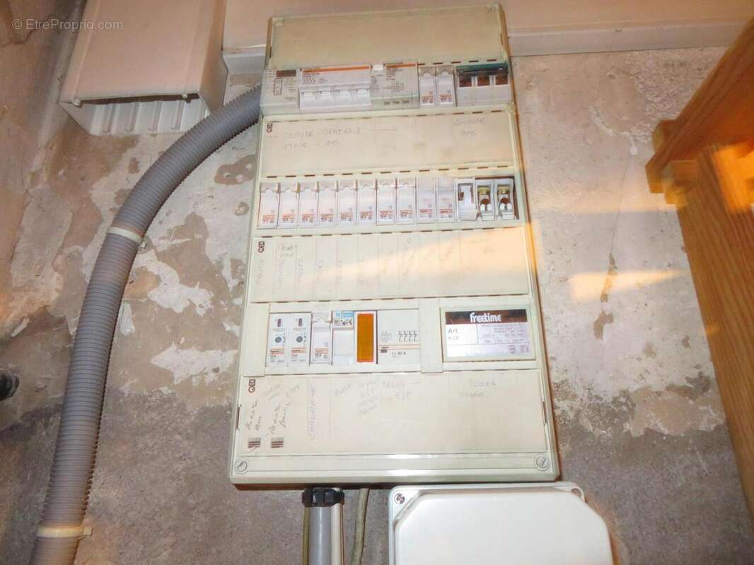   - Maison à DRAGUIGNAN