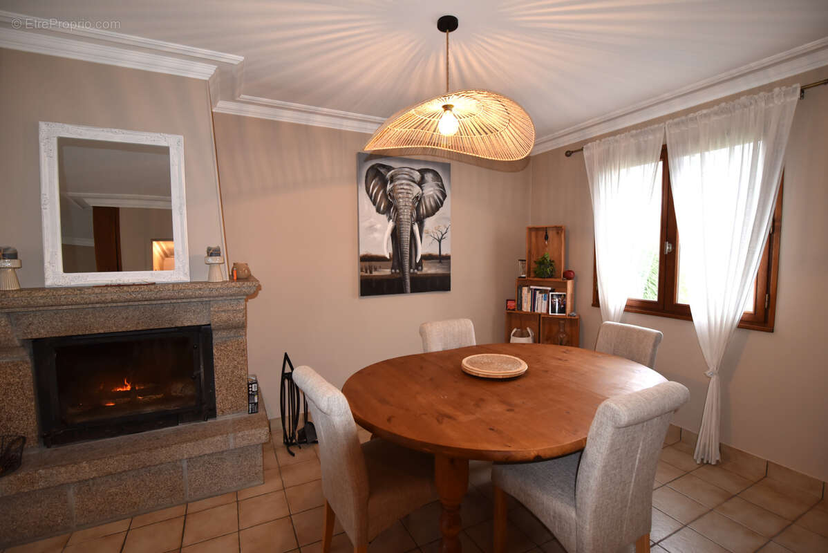 Maison à NOYERS-BOCAGE