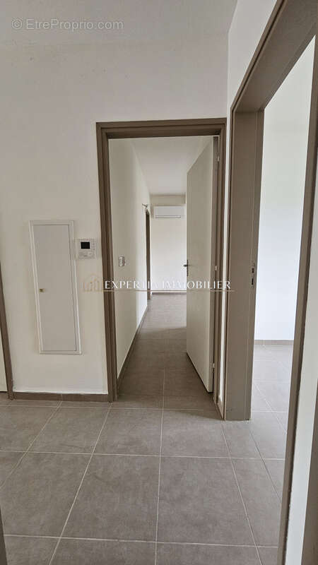 Appartement à REMIRE-MONTJOLY