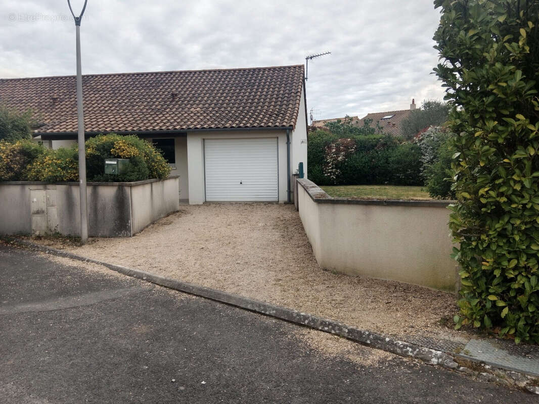 Maison à MIGNALOUX-BEAUVOIR