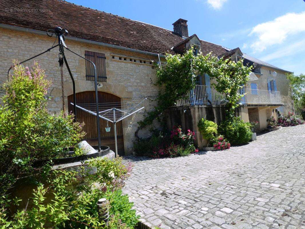 Maison125 m2 / 3 chambres / grange / terrain 4225m² - photo 2