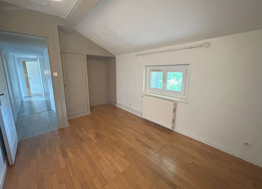 Maison à SAINT-NIZIER-LE-DESERT