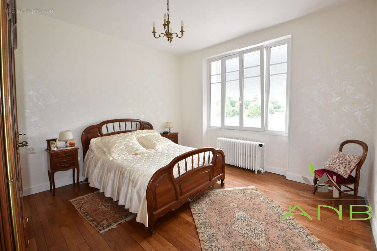 Maison 154 m² à Saint-Mathieu  - photo 7